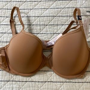 NWT- Victoria’s Secret T-shirt Lightly Lined Demi Bra